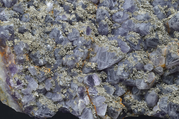 Quartz var.Amethyst, Pyrite