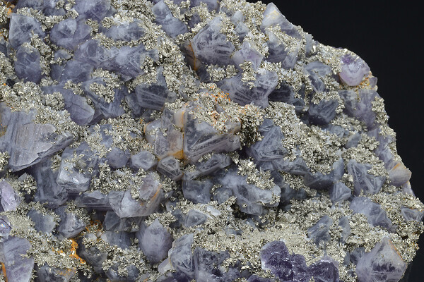 Quartz var.Amethyst, Pyrite