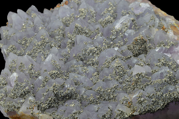 Quartz var.Amethyst, Chalcopyrite