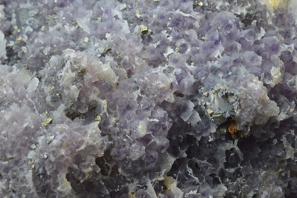 Quartz var.Amethyst, Chalcopyrite, Sphalerite, Galena