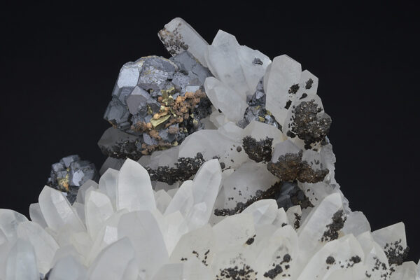 Quartz, gem Sphalerite var.Cleiopohane, Galena, Chalcopyrite, Siderite