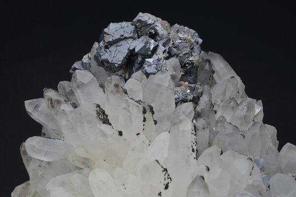 Quartz, gem Sphalerite var.Cleiopohane, Galena, Chalcopyrite, Siderite