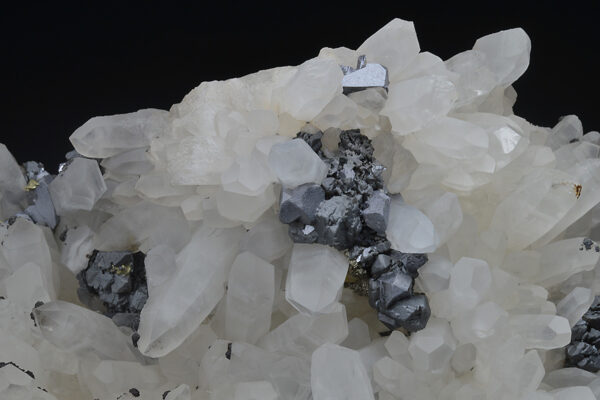 Quartz, gem Sphalerite var.Cleiopohane, Galena, Chalcopyrite, Siderite