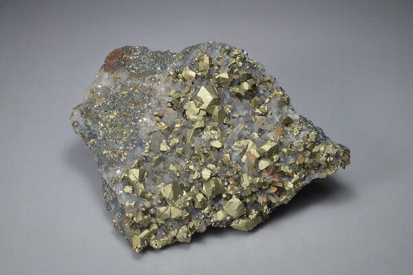 Chalcopyrite, Quartz