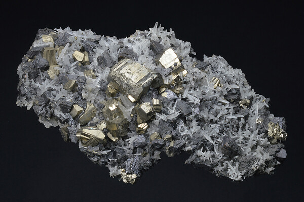 Pyrite, Quartz, Sphalerite, Chlorite - floater