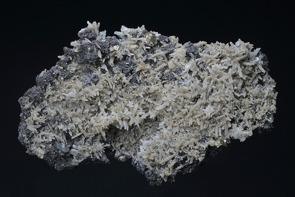 Pyrite, Quartz, Sphalerite, Chlorite - floater