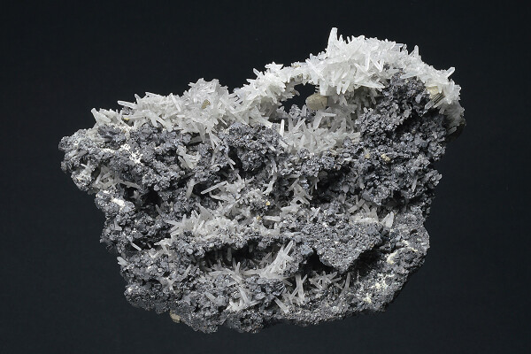 Quartz, Sphalerite, skeletal Galena, Pyrite, Chalcopyrite