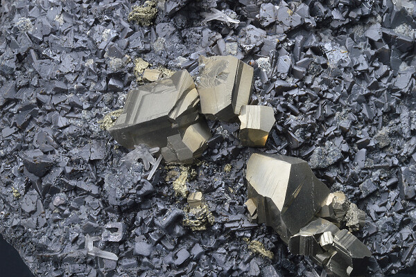 Quartz, Sphalerite, skeletal Galena, Pyrite, Chalcopyrite