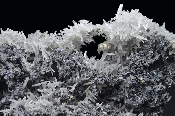 Quartz, Sphalerite, skeletal Galena, Pyrite, Chalcopyrite