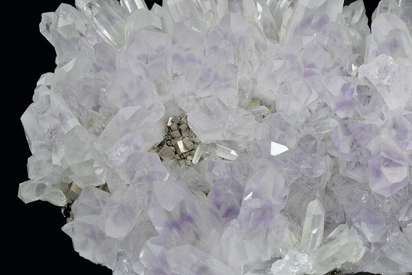 Quartz var.Amethyst, Pyrite