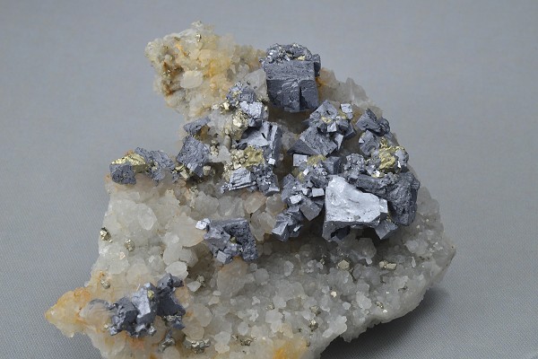 skeletal Galena, Quartz, Chalcopyrite, Pyrite