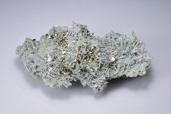 Pyrite, Quartz, Chlorite - floater