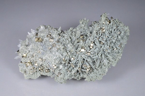 Pyrite, Quartz, Chlorite - floater