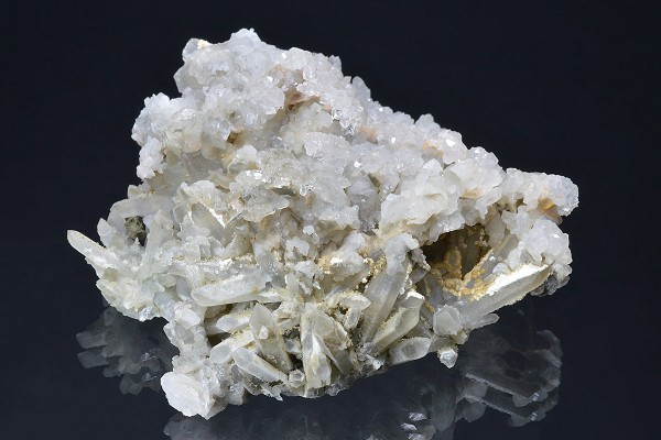 two generations Quartz, Calcite, Chlorite