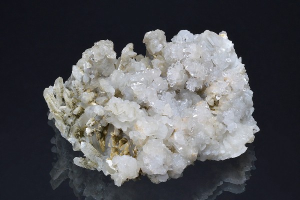 two generations Quartz, Calcite, Chlorite