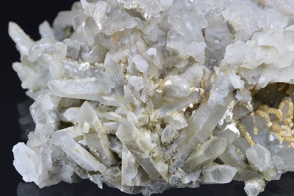 two generations Quartz, Calcite, Chlorite