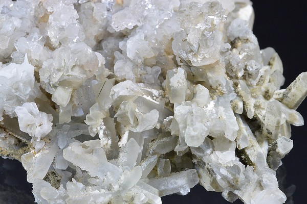 two generations Quartz, Calcite, Chlorite