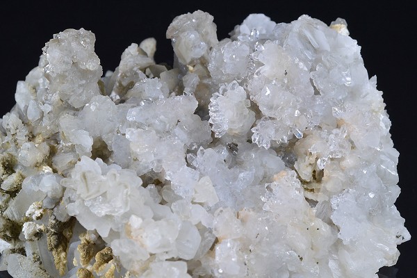 two generations Quartz, Calcite, Chlorite