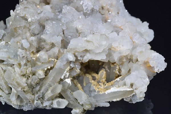 two generations Quartz, Calcite, Chlorite