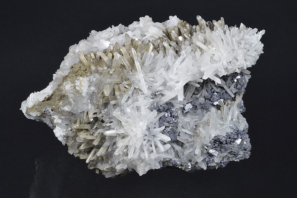 Quartz, Galena, Calcite, Pyrite, Siderite