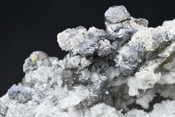 Cleiophane on Quartz, Galena