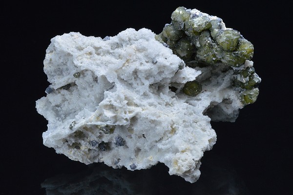 Cleiophane on Quartz, Galena