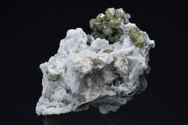 Cleiophane on Quartz, Galena