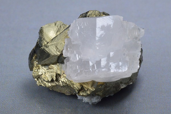 Calcite on Chalcopyrite