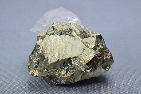 Calcite on Chalcopyrite