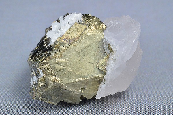 Calcite on Chalcopyrite