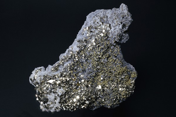 Pyrite, Chalcopyrite, Quartz, Sphalerite - floater