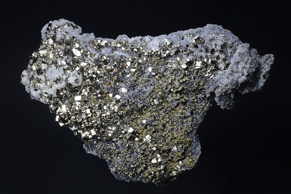 Pyrite, Chalcopyrite, Quartz, Sphalerite - floater