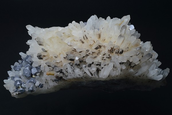 Quartz, Galena, Siderite, Chalcopyrite, Sphalerite