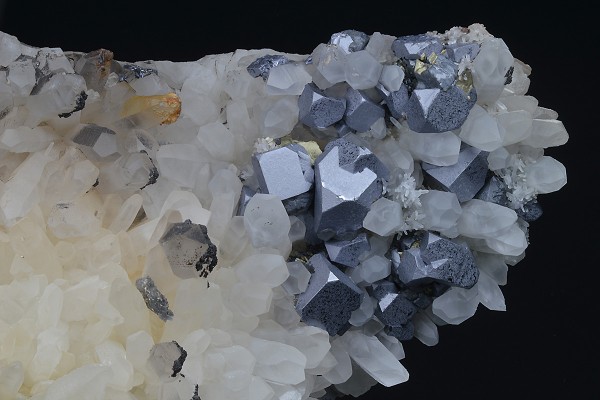 Quartz, Galena, Siderite, Chalcopyrite, Sphalerite