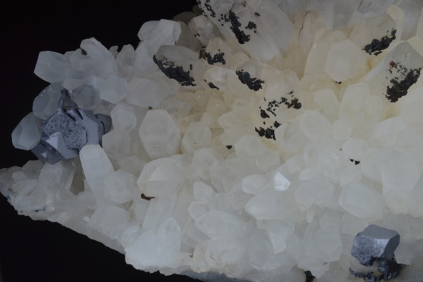 Quartz, Galena, Siderite, Chalcopyrite, Sphalerite