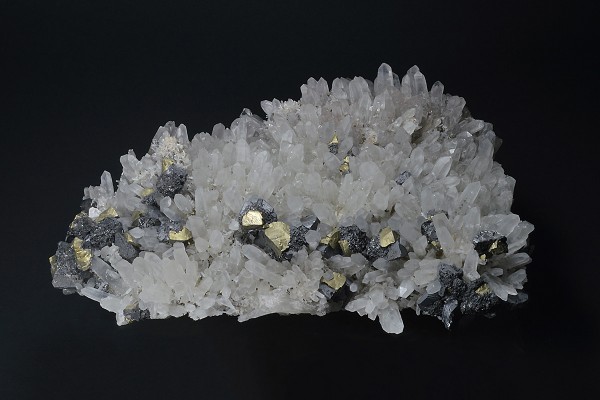 two generations Quartz, Chalcopyrite, Sphalerite
