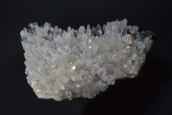 two generations Quartz, Chalcopyrite, Sphalerite