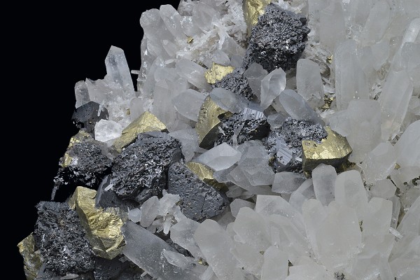 two generations Quartz, Chalcopyrite, Sphalerite