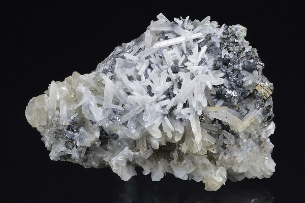 Quartz, Calcite, Sphalerite, Galena, Pyrite