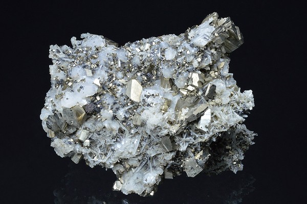 Pyrite, Calcite, Quartz, Sphalerite - floater