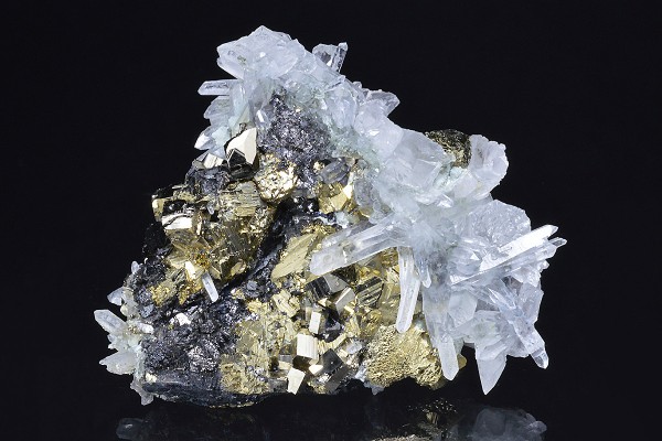 Quartz, Pyrite, Sphalerite, Chalcopyrite