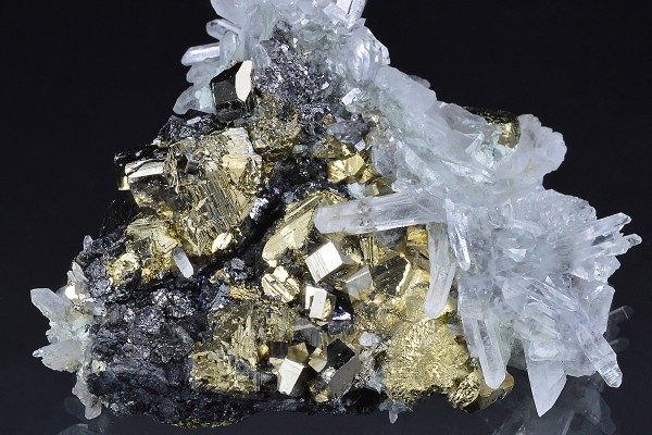 Quartz, Pyrite, Sphalerite, Chalcopyrite