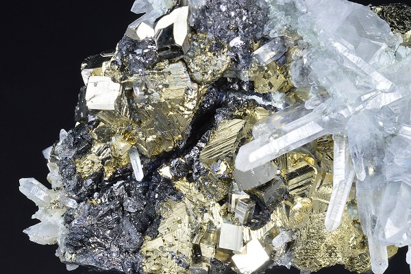 Quartz, Pyrite, Sphalerite, Chalcopyrite