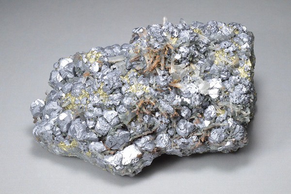 Galena and Quartz on Chalcopyrite