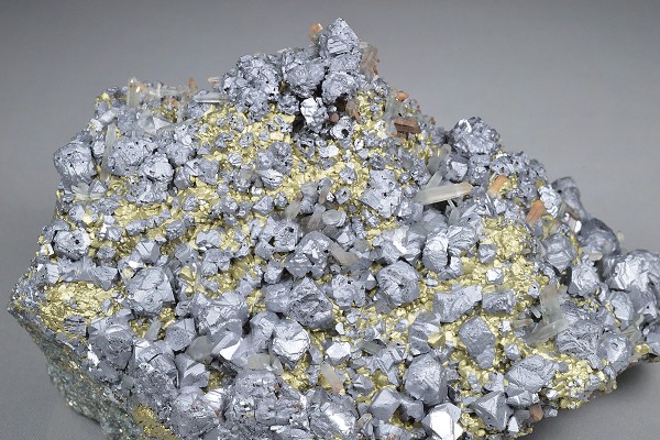 Galena and Quartz on Chalcopyrite